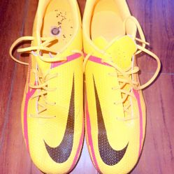 Soccer cleats size 11