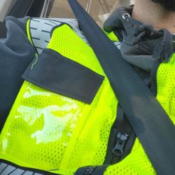 Professional Automotive Lockout Service And Battery Service