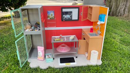 Vet Clinic Playset