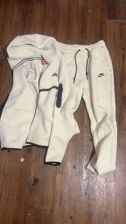 Nike Tech Fleece Size M