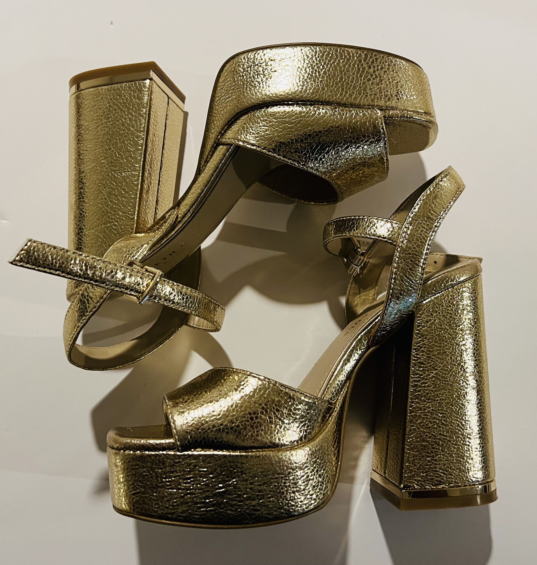 Kenneth Cole New York Women’s Gold Block Heel Platform Slip On  Shoe Size 6