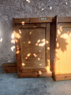 Base twin bed wood used