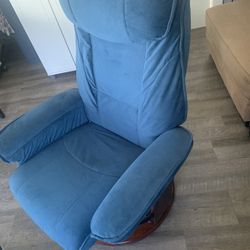 Chair With Ottoman 