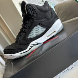 Jordan 5 Retro Moonlight 6.5 Youth