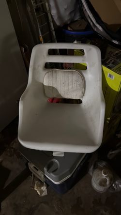 Todd pedestal seat