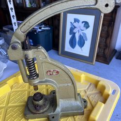 Heavy Duty Manual Grommet / Eyelet Press Machine (Bench Mount)