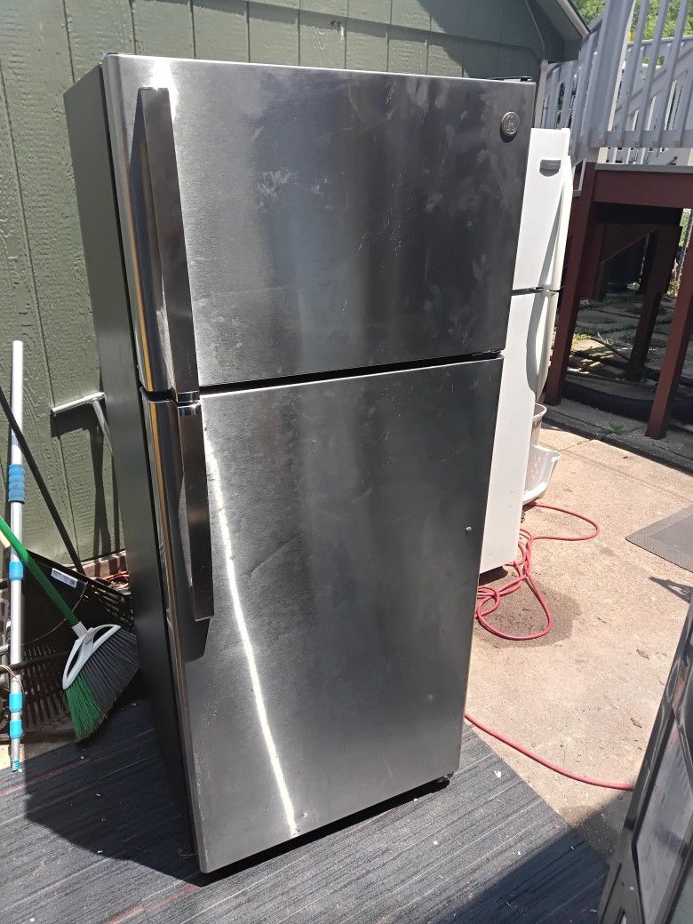 Stainless Steel General Electric Refrigerator