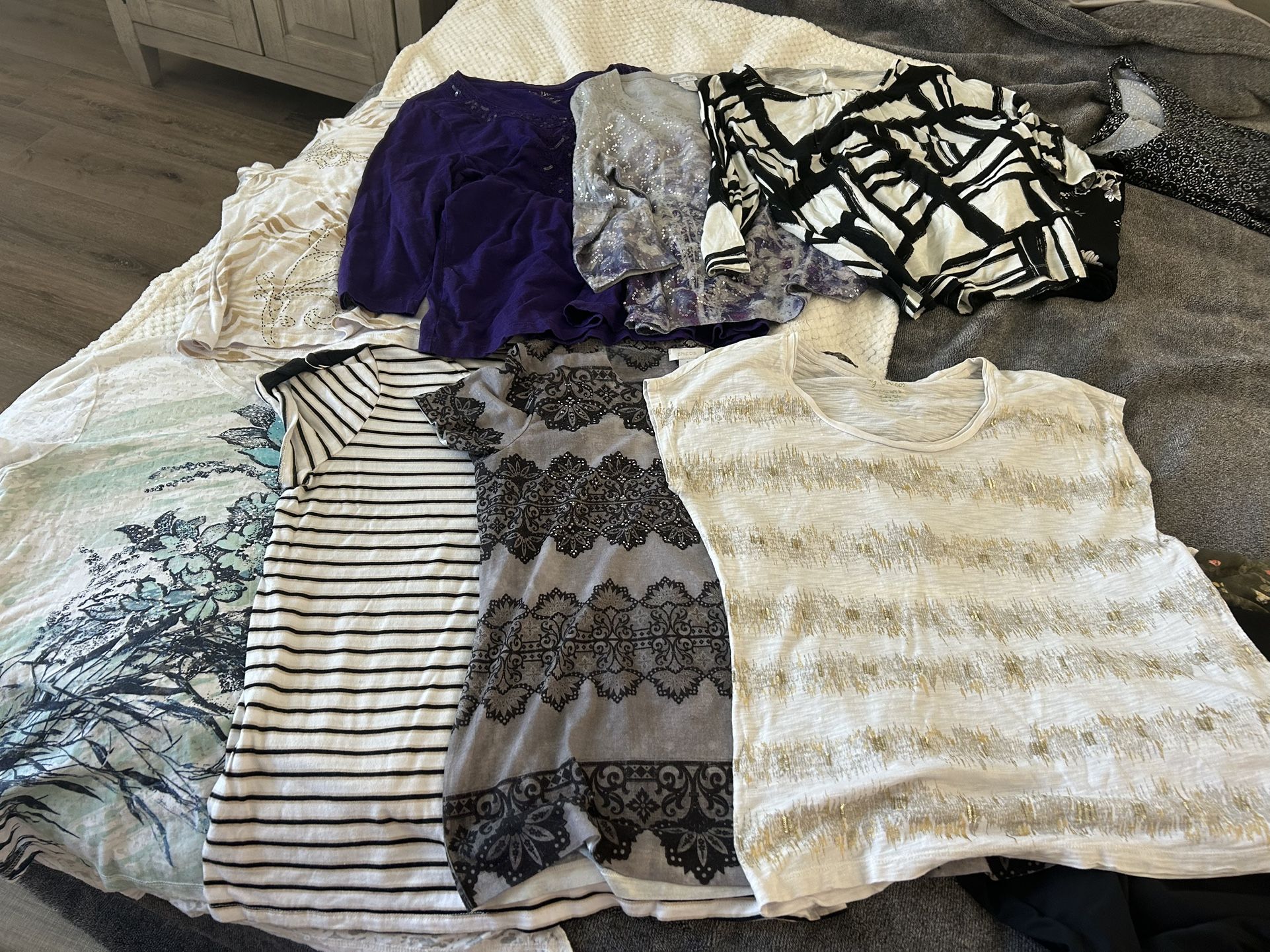 Chico’s Size 1 (medium) Top Bundle 