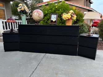 Black 10 Drawer Modern Dresser Chest of Drawers and Nightstand Set Great Condition