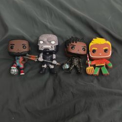 4 Funko Pops