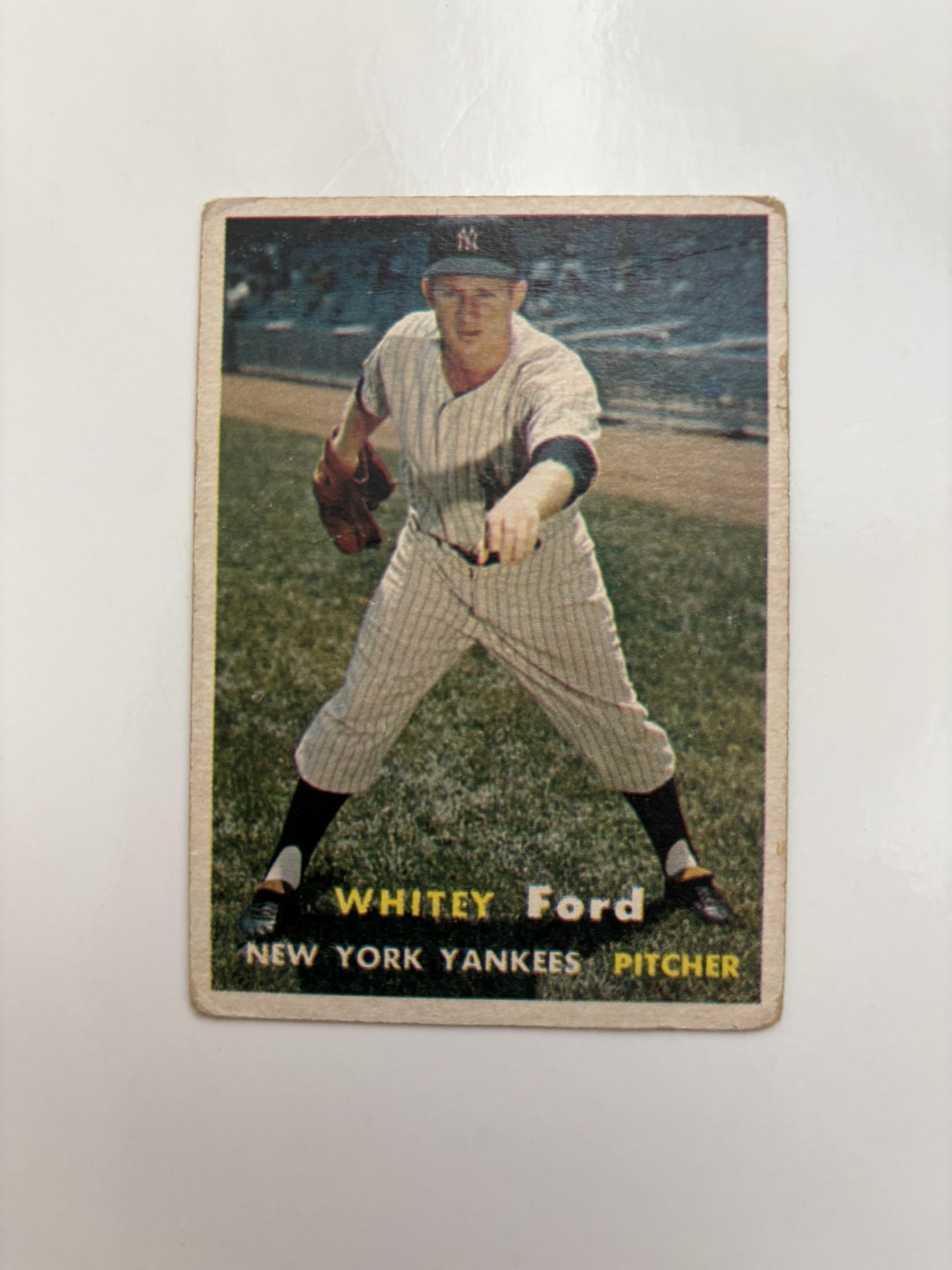 1957 Whitey Ford Topps Baseball Card # 25 New York Yankees NO CREASES