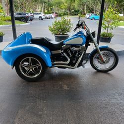 2012 Harley, Davidson. Street Bob.