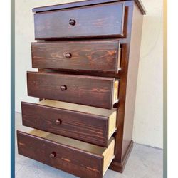 5 drawers dresser / Five drawers dresser