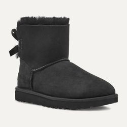 Ugg Size 6 Black Mini Bailey Bow II Boots NEW