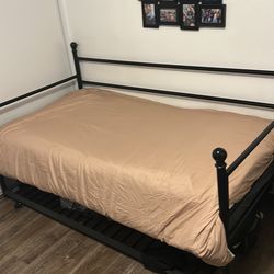 Twin Day Bed w/Trundle & Mattress
