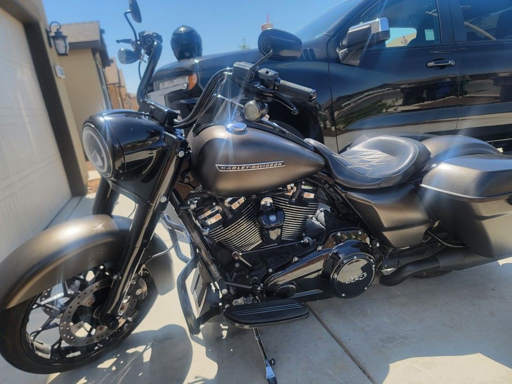 2020 Harley Davidson Road King Special