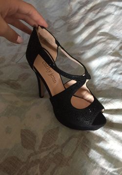 Black heels with open toe (Cathy Jean)