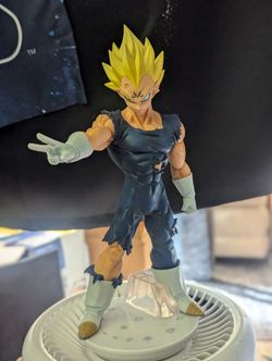 10" Vegeta Figurine Statue