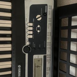 Yamaha keyboard  black  With Stand 