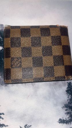 Luis Vuitton wallet