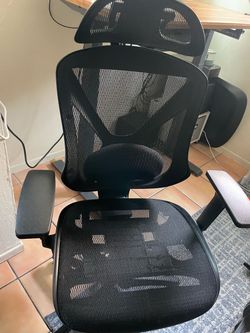 Black Mesh Ergonomic Office Chair