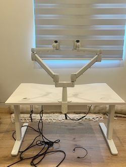 Uplift standing desk