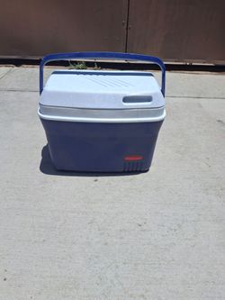 Rubbermaid cooler only $12