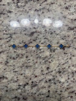 Authentic Van Cleef & Arpels 18K Yellow Gold Blue Agate 5 Motif Alhambra Bracelet No box