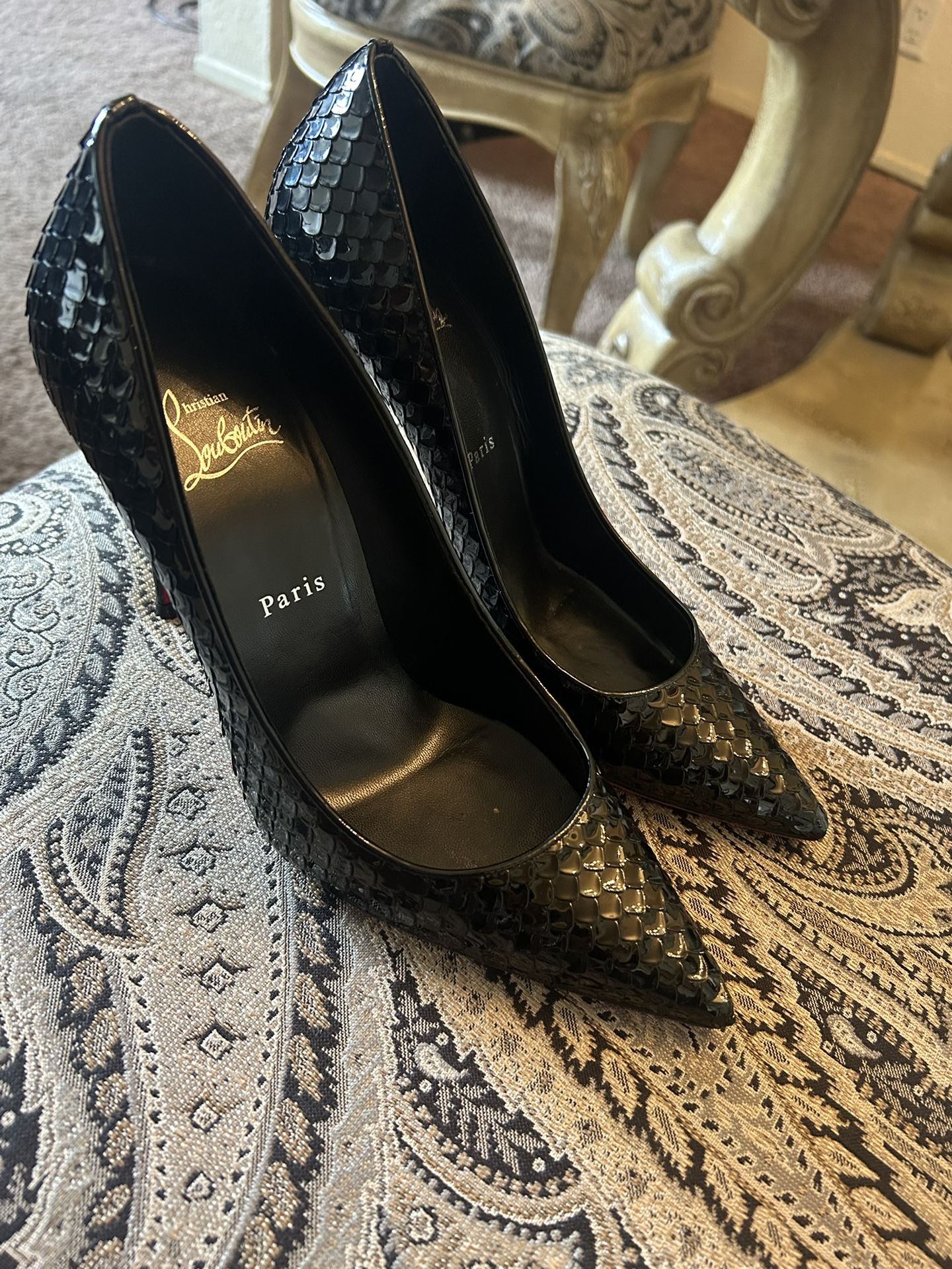 Women’s Size 9 Christian Louboutin Black