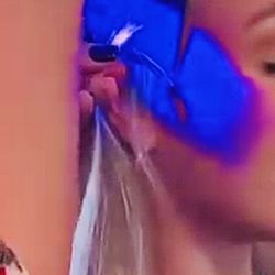 V Light Hair Extension Kit For A  Hair Stylist At Hair Salon 