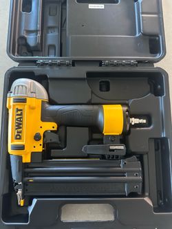 Dewalt DWFP12233R Precision Point Brad Nailer