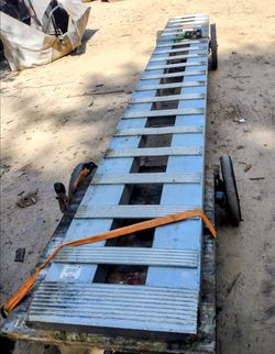 Aluminum loading ramp