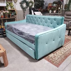 Daybed With Trundle And Two Mattresses 