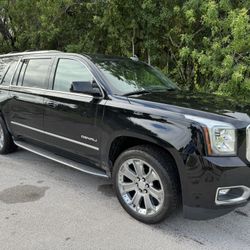2019 GMC YUKON XL DENALI 4WD 6.2L *ONLY 126K* ONE OWNER* LIKE NEW* FL  CLEAN FLORIDA TITLE  CLEAN CARFAX  ONE OWNER  4 NEW TIRES  6.2L V8  4X4  POWER 