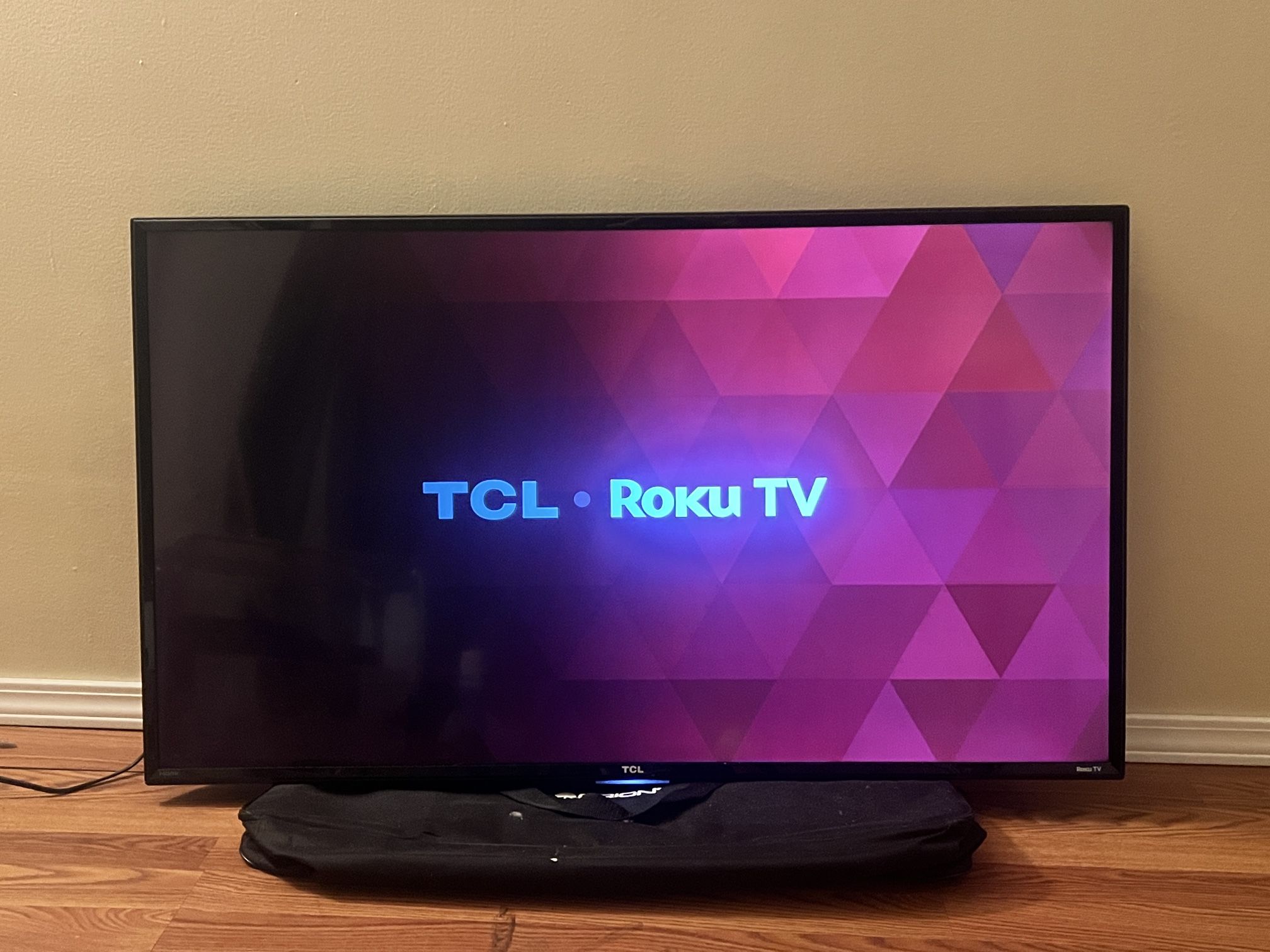 TCL 42” Roku TV w/ Remote 