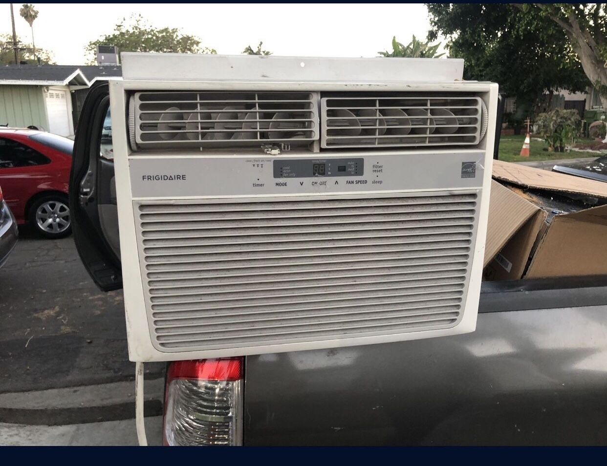 Frigidaire AC Unit 12,000 BTU Great Condition