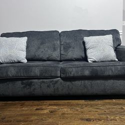 Pull Out Couch 