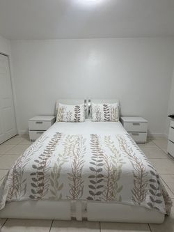 White Queen Bedroom Set – Bed Frame + 2 Nightstands + Dresser | NO Mattress
