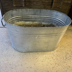 Metal oval tub 