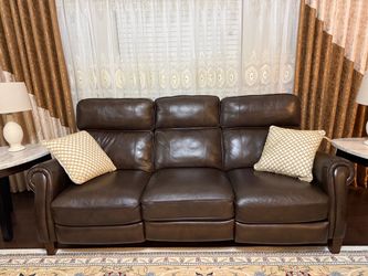 Beautiful High-Quality Leather Sofa Set - 3-Seater & 2-Seater