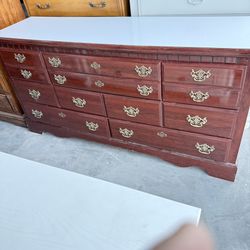 🎄🎅BEAUTIFUL. CHERRY WOOD DRESSER-65”-17.5” X 32”🎄🎅