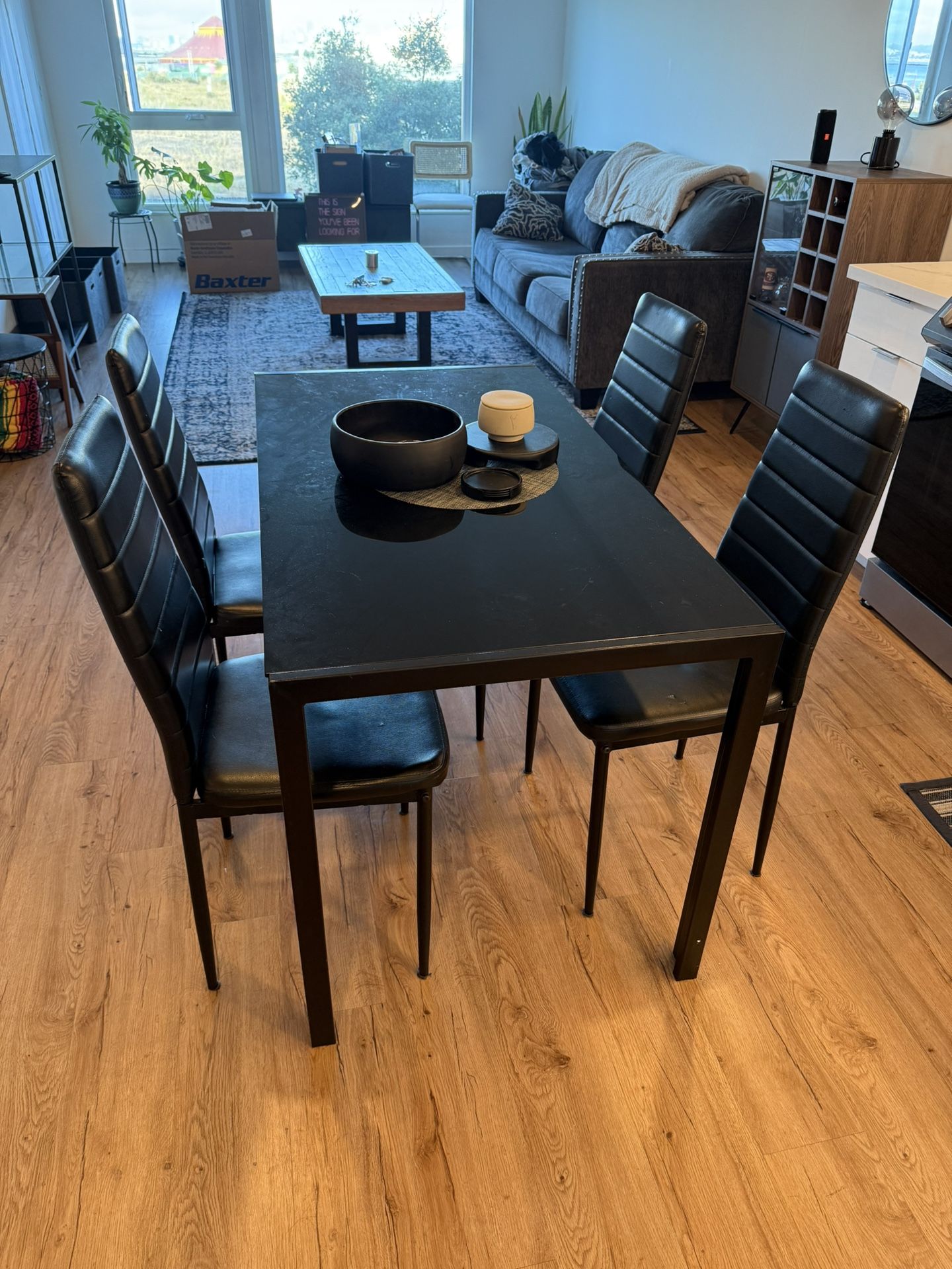 Dining table + Chairs