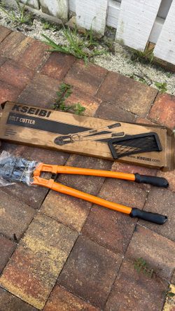 Bolt cutter