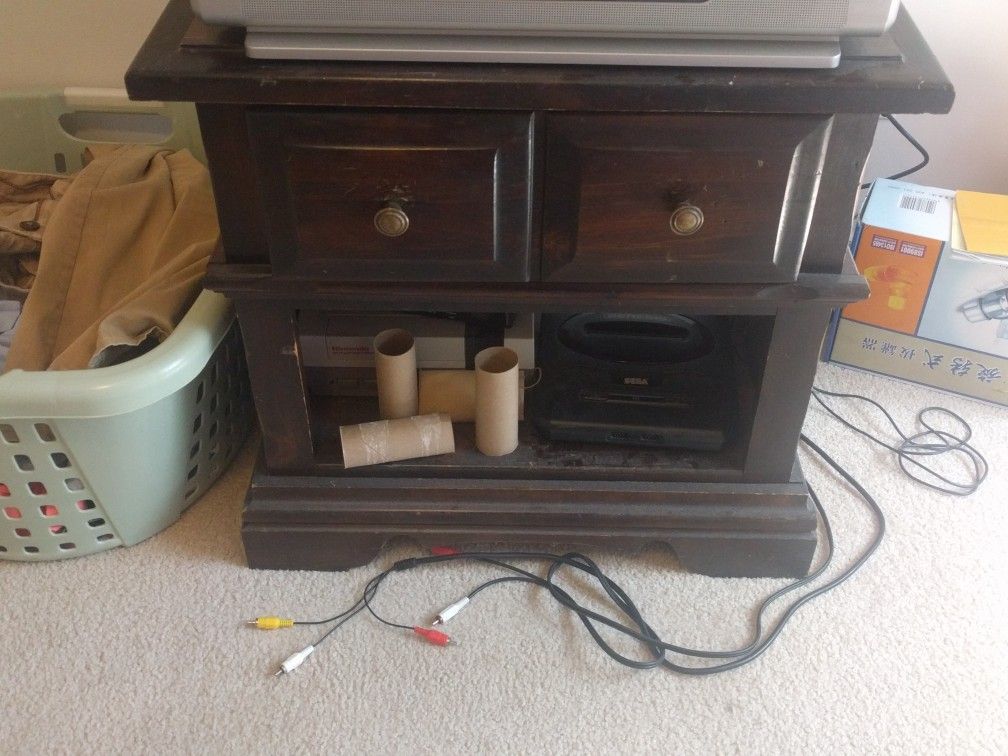 Philips 20" flat screen crt TV (20pt6245/37) with remote and TV stand