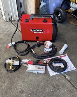 Lincoln Electric 140 Amp LE31MP Multi-Process Stick/MIG/Flux-Core/TIG, 120V, Aluminum Welder with Spool Gun sold separately