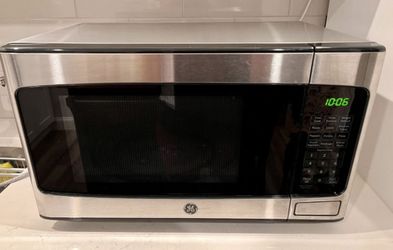 GE 1.1 cu.ft Stainless Steel Countertop Microwave (new)