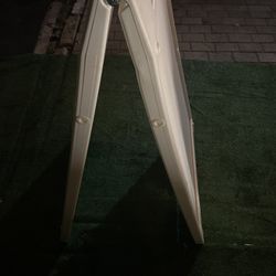 🪧 Sign Almost New 