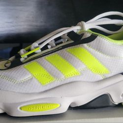 Adidas Osweego BNWT - Size 7.5