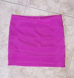 Guess pink skirt