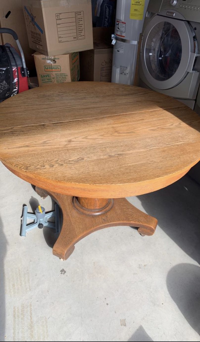 Beautiful solid oak dining table